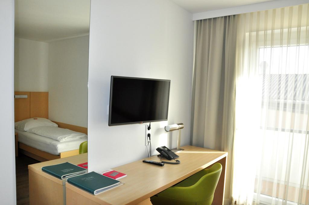 Sankt Magdalena Hotel Linz Room photo