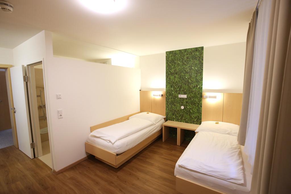 Sankt Magdalena Hotel Linz Room photo
